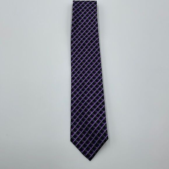 Geoffrey Beene Other - 100% silk purple Geoffrey Beene necktie